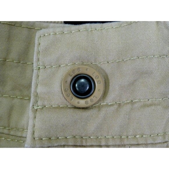 Lee Relaxed Fit Mid Rise Cargo Capri Pants Khaki Size Med Cotton/Spandex - Picture 12 of 15